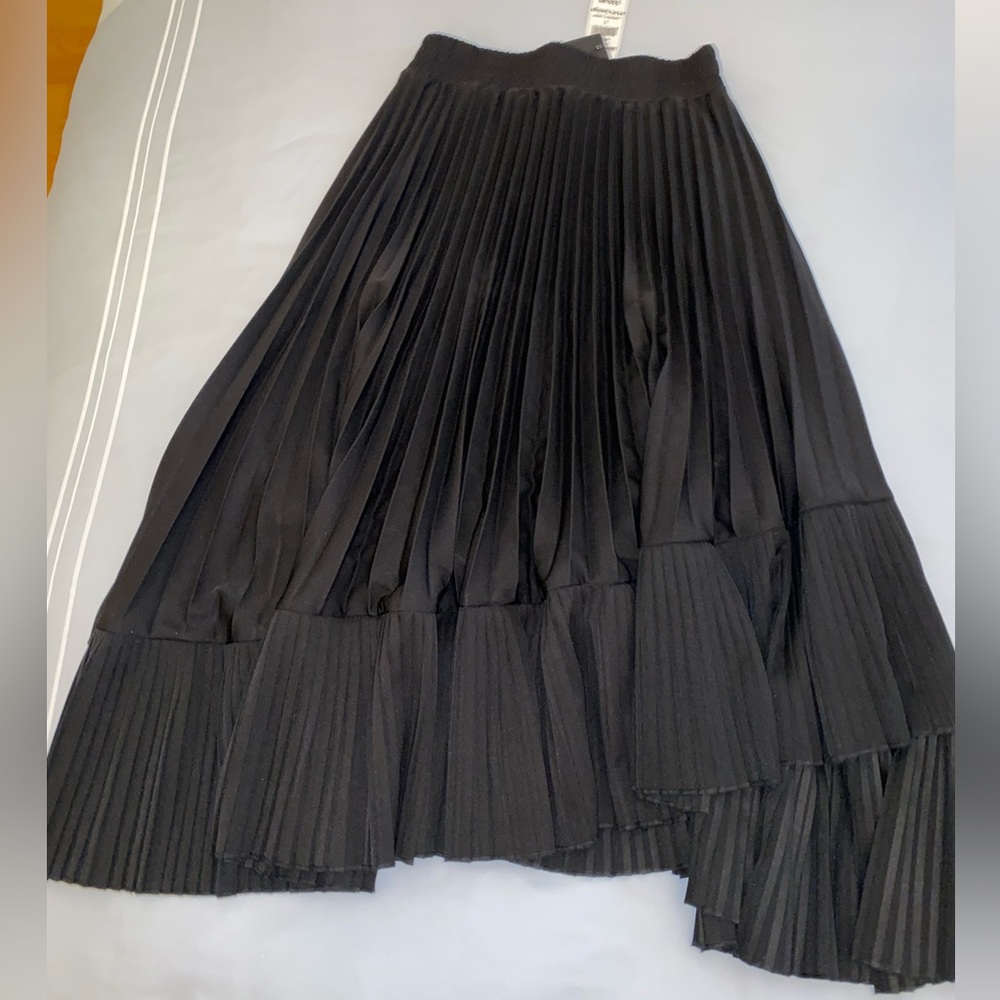 Gracia Black pleated Skirt